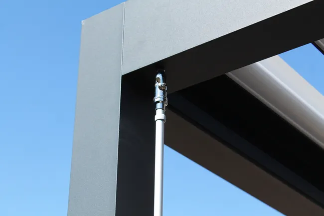 Bioklimatische Pergola aus Aluminium Caleta grau freistehend von 413×308 cm