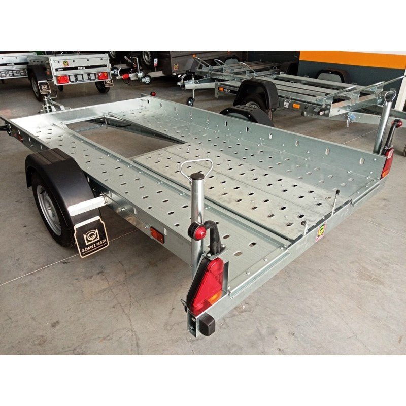 Rimorchio zincato da 300×190 cm, a un asse senza freno, omologato a 750 kg.di