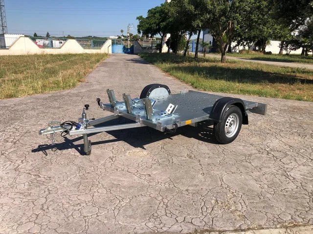 Rimorchio Portamoto GM3 In Evidenza Rimorchio leggero, progettato per il trasporto