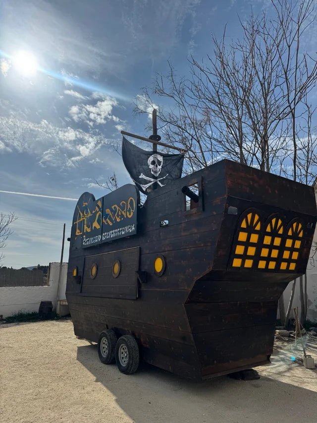 Food Truck Nave Pirata Nuovo – Struttura in legno scuro