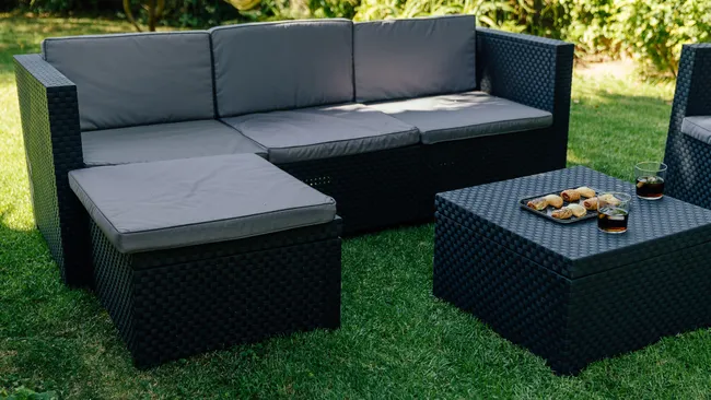 Set da giardino Manhattan in resina grafite per 4 persone