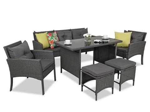 Set in tecnorattan con pouf Bari