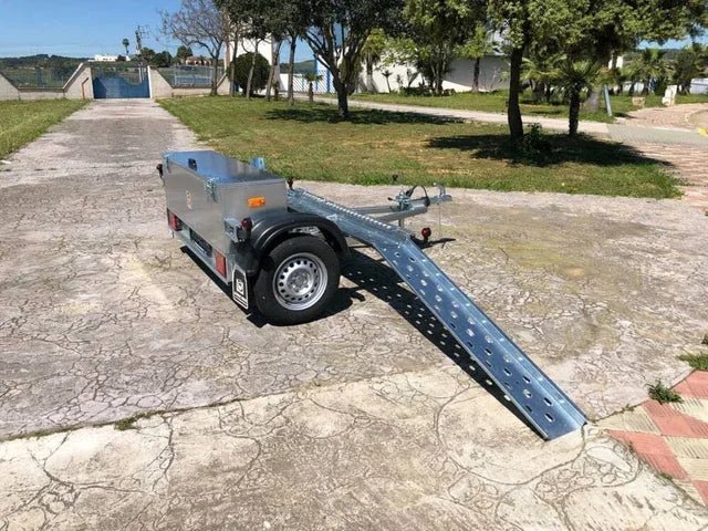 Rimorchio Portamoto Trasversale In Evidenza Speciale per Camper